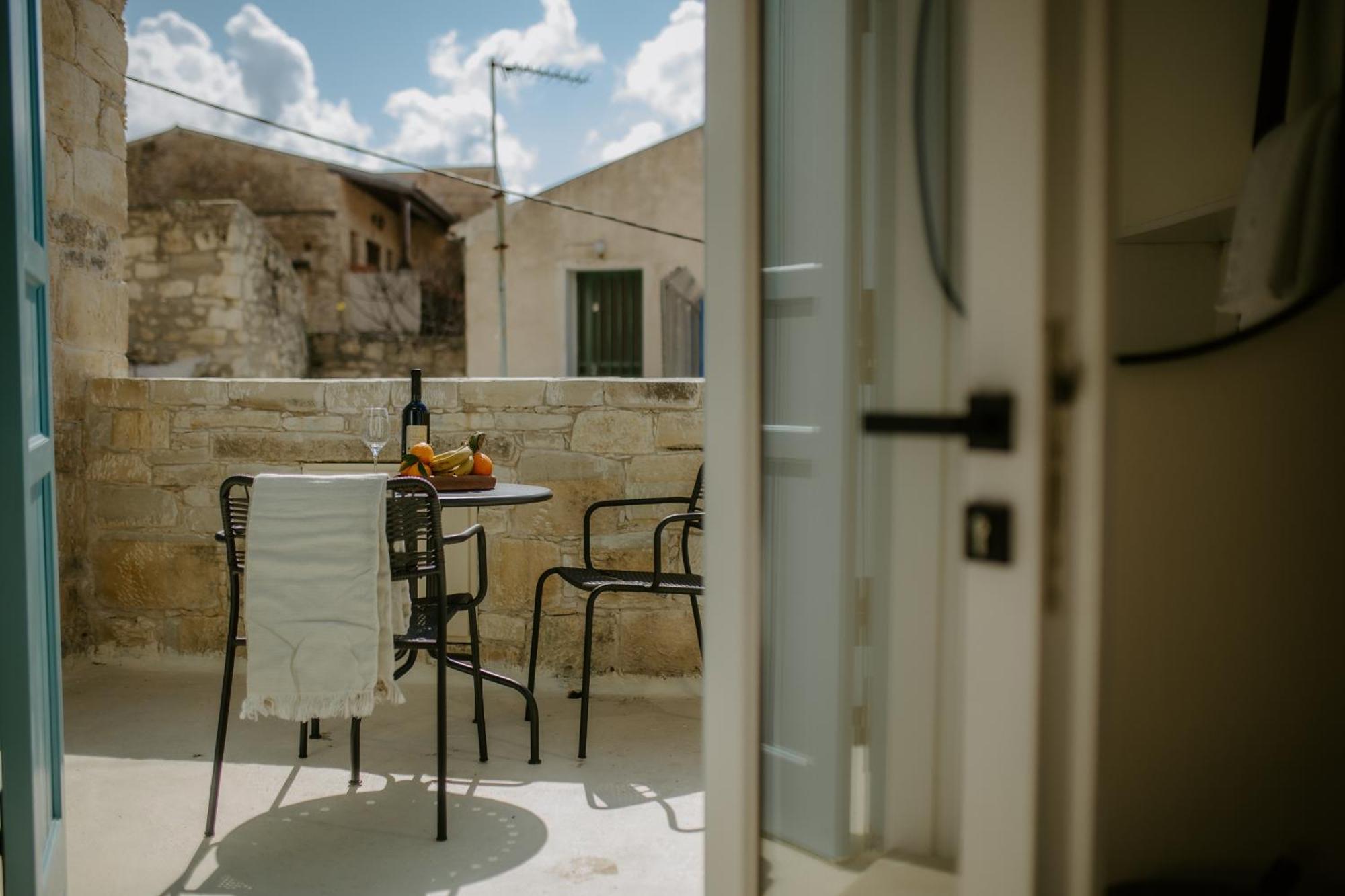 Smaragda'S Guest Rooms Limisso Esterno foto